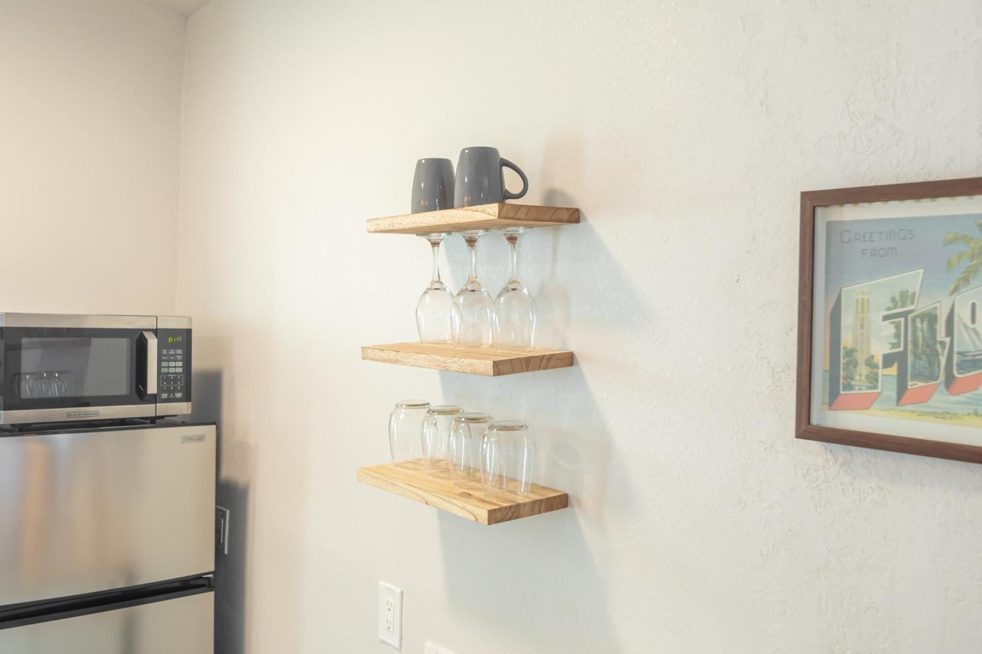 Charming In With Parking And Patio Apartment Miami
